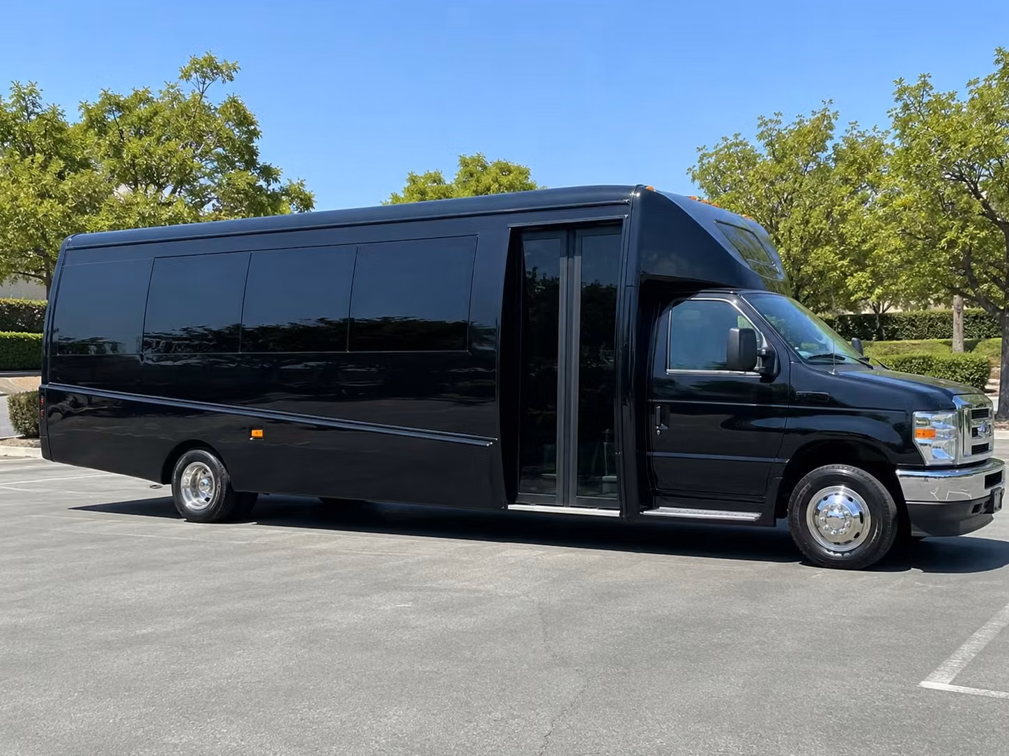get a minibus or charter bus to youth and amateur sporting events in santa ana