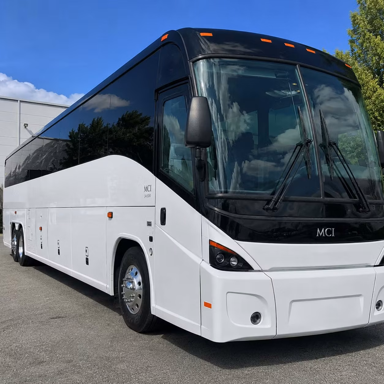 santa ana employee shuttle services along the 5 and 55 freeway corridors